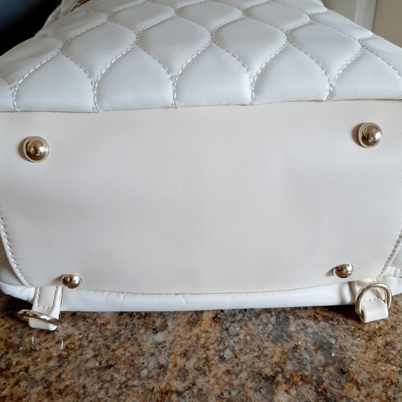 NWT BELLA RUSSO QUILTED BACKPACK - Picture 6 of 6